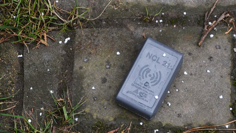 Mobilní GPS tracker s magnety - komplet s příslušenstvím