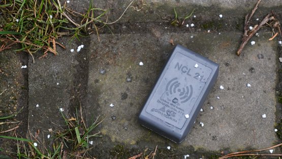 Mobilní GPS tracker s magnety NCL 21 - komplet s příslušenstvím